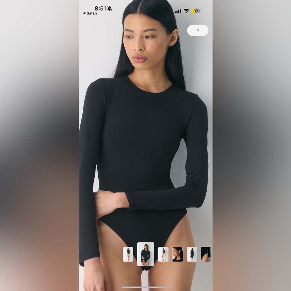 Aritzia Babaton Black Scoop Neck Long-Sleeve Bodysuit